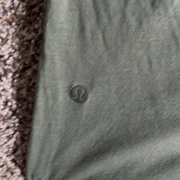 LULULEMON GREEN TOP - Picture 3 of 3